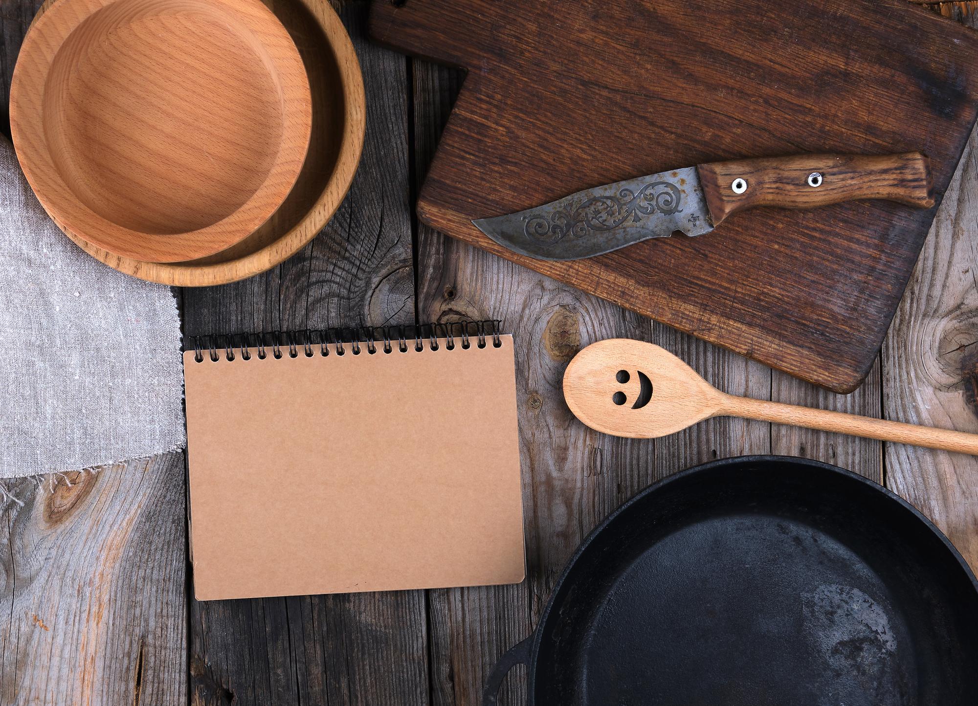 Pricing mood: utensils and ticket